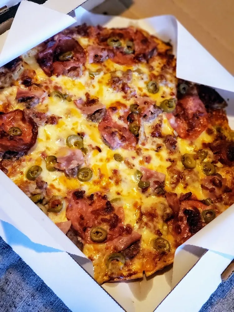 Detroit Style Pepperoni Pizza